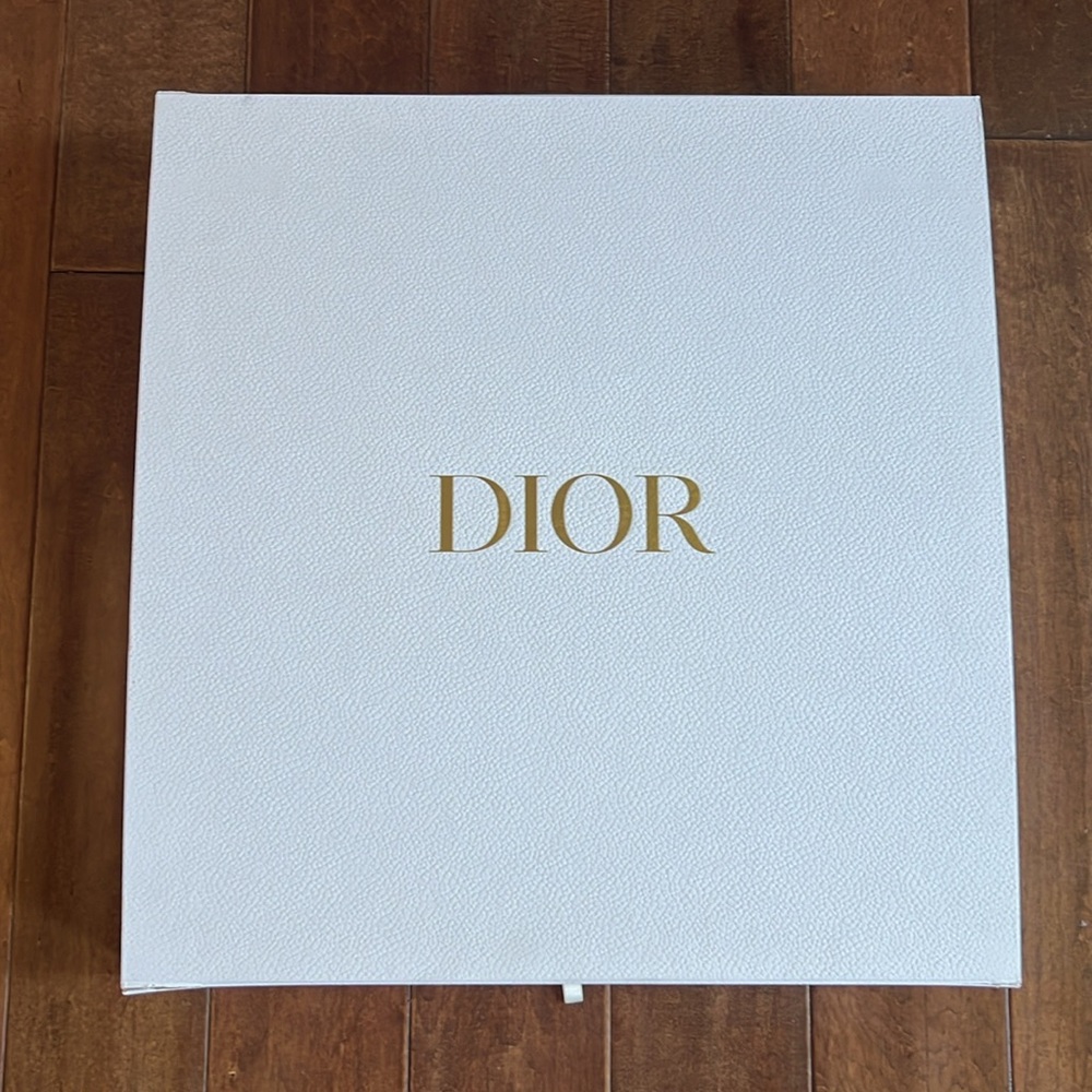 ❌SOLD❌ Christian Dior Large Book Tote Embroidered -Fuschia LIMITED EDITION - Picture 16 of 17